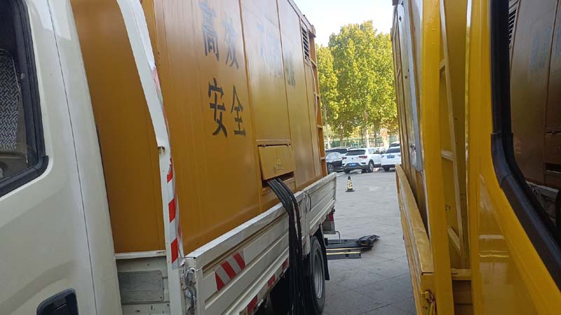 齐干却勒街道如何判断柴油发电机组和UPS电源的切换时间是否符合要求？